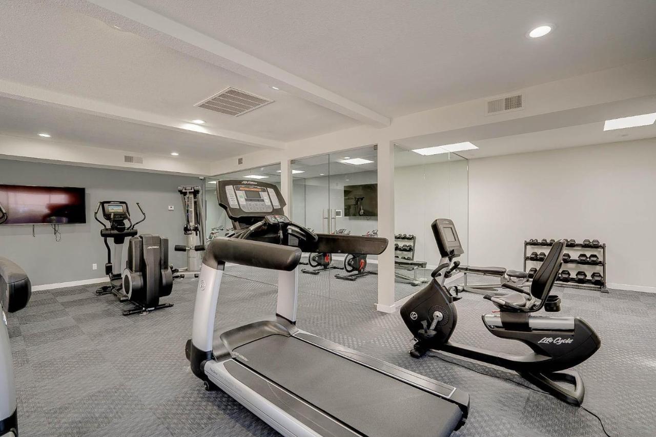 Newly Renovated 2Br Apartment W Pool By Stay Gia Phoenix Ngoại thất bức ảnh